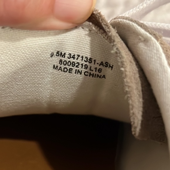 Frye Kerry Low Top Lace Up Women Sneaker Size 9.5M Tan Suede - Picture 8 of 9